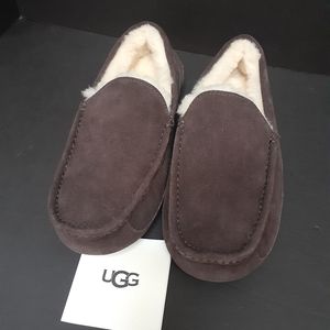 UGG Ascot Slippers Sz 8